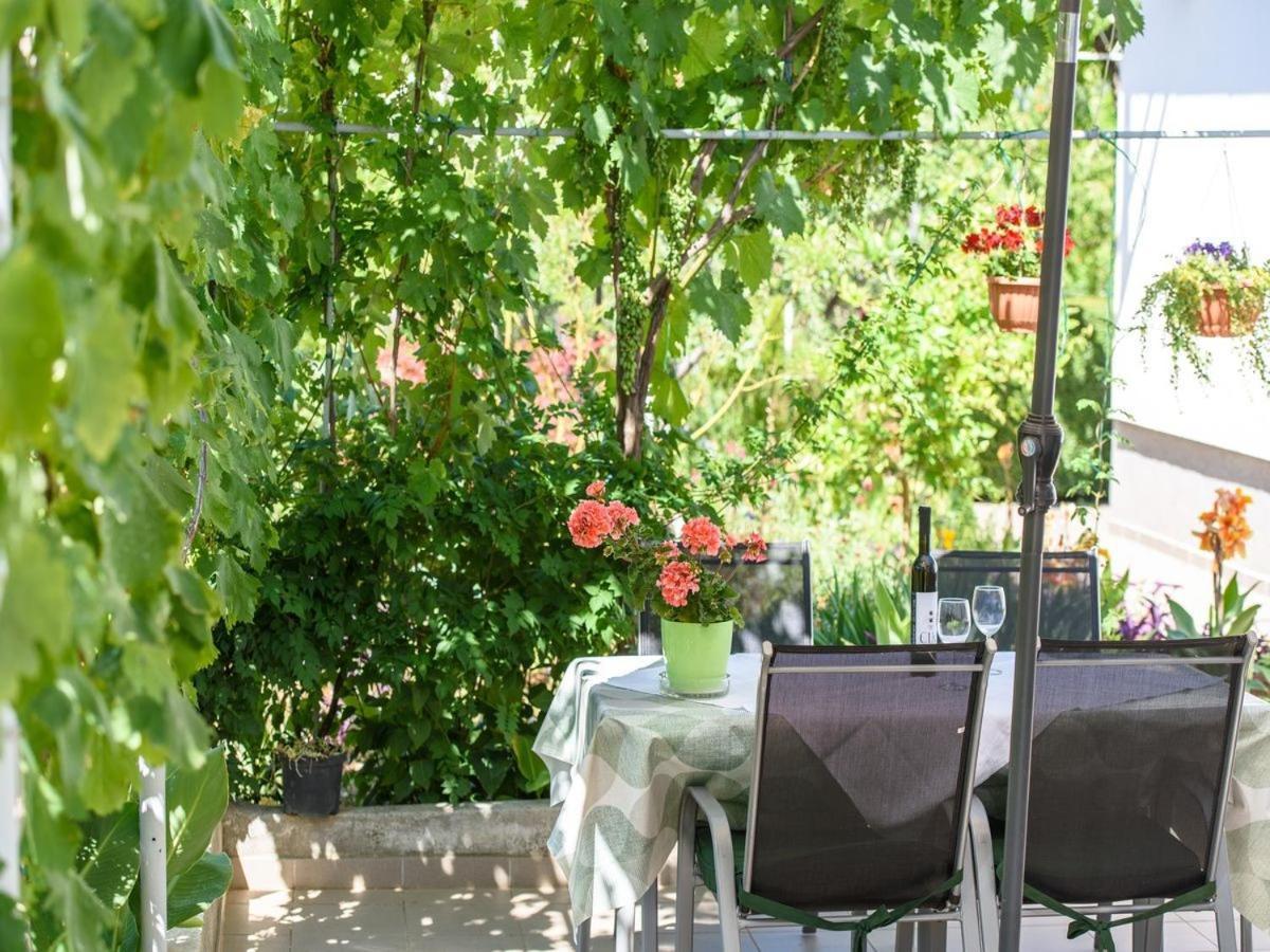 Apartments Beba - Peaceful Location Трогир Экстерьер фото