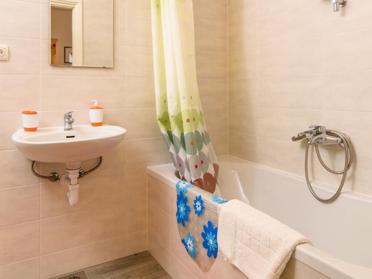 Apartments Beba - Peaceful Location Трогир Экстерьер фото