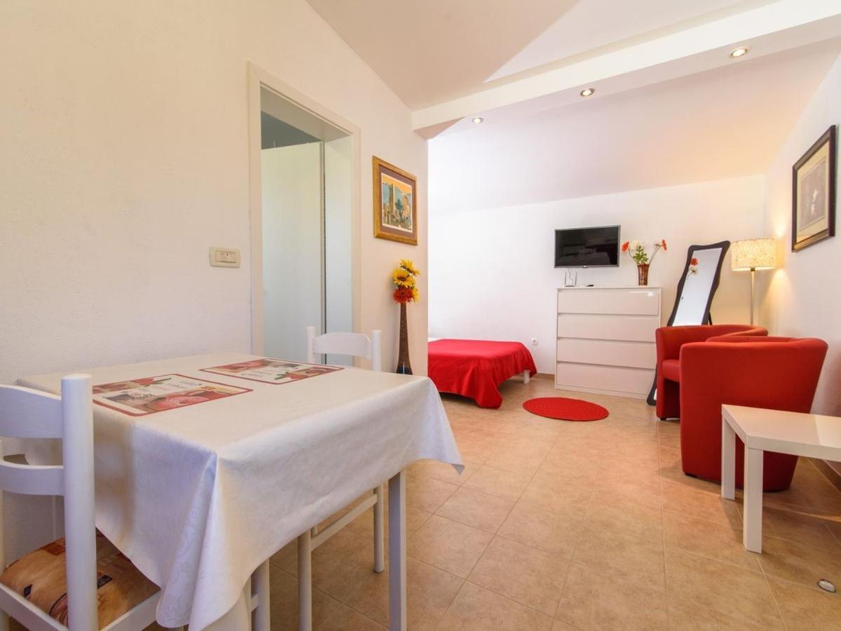 Apartments Beba - Peaceful Location Трогир Экстерьер фото