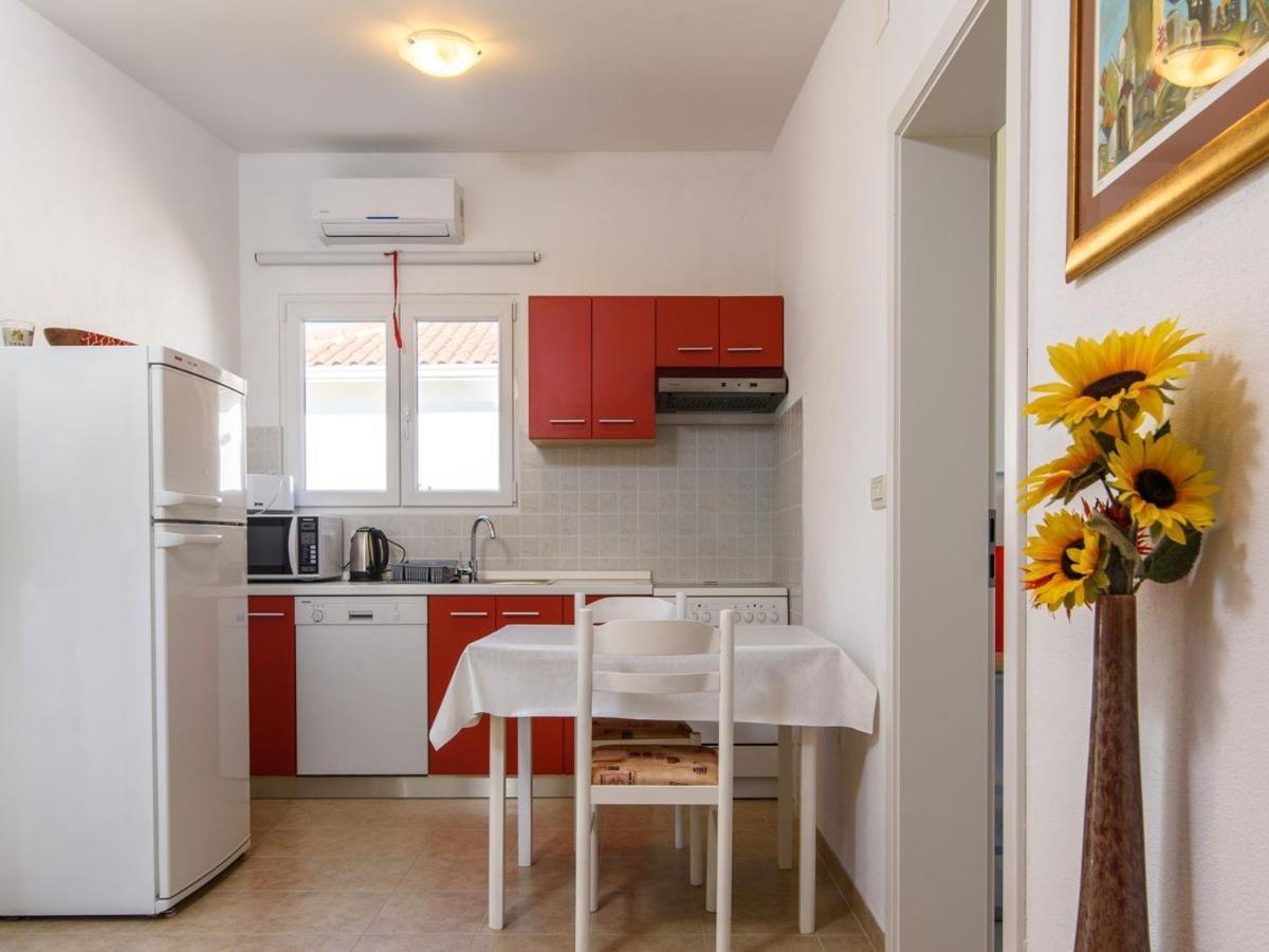 Apartments Beba - Peaceful Location Трогир Экстерьер фото