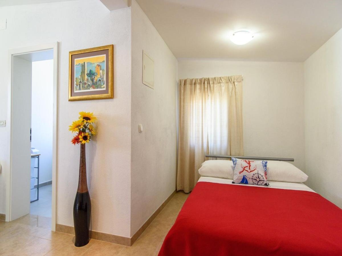 Apartments Beba - Peaceful Location Трогир Экстерьер фото